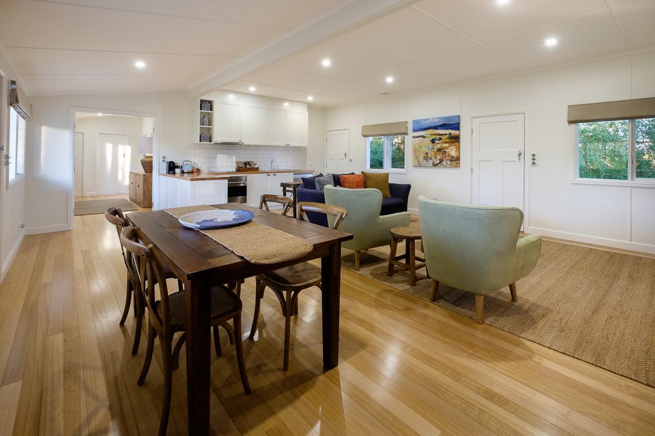 Hotel Goonoo Goonoo Station Tamworth Esterno foto The interior of a typical house