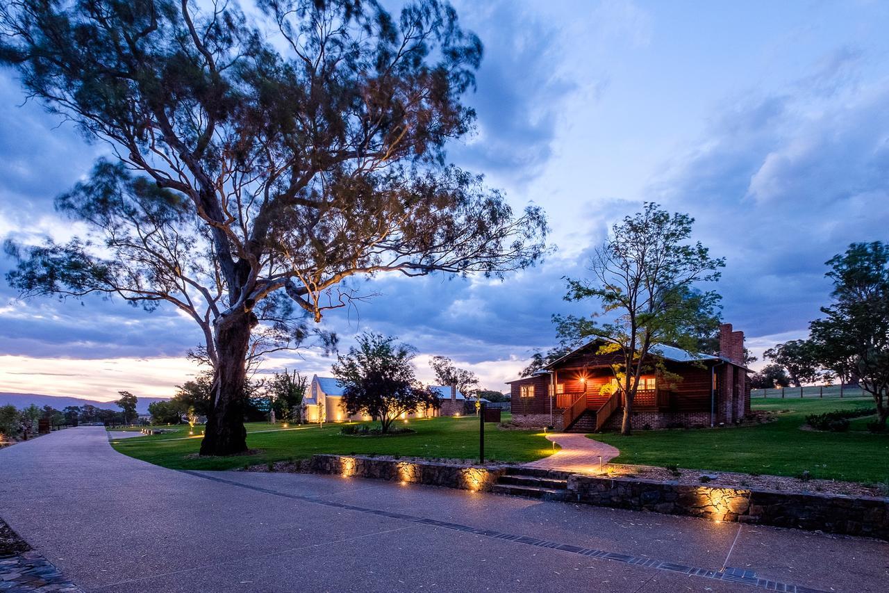 Hotel Goonoo Goonoo Station Tamworth Esterno foto The main building at the resort